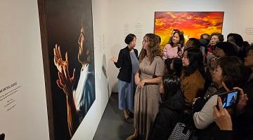 [전시 포커스] <평강의 왕> 천재 화가 아키아나의 작품 세계, ‘아키아나: 예술을 통한 믿음의 여정’전