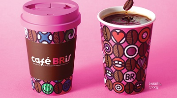 팝아티스트 듀오 크릭앤칼이 디자인한 배스킨라빈스 커피 컵